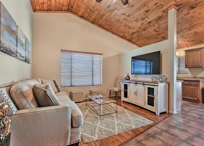 Fenced! Quiet 2-unit Combo In *