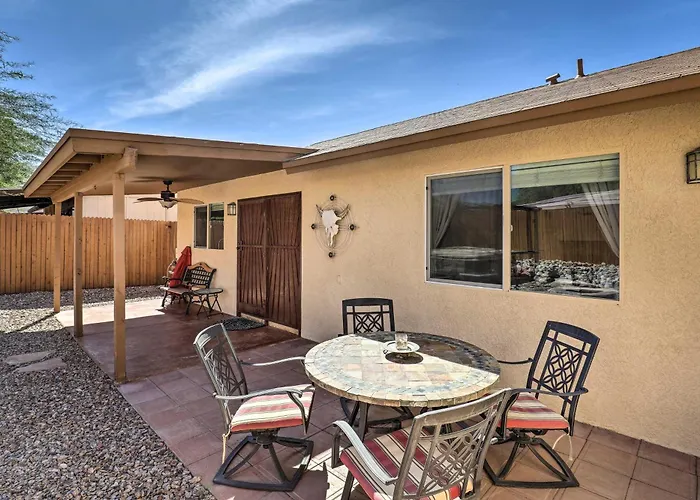 Holiday home Fenced! Quiet 2-unit Combo In *