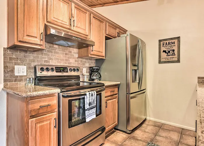 Fenced! Quiet 2-unit Combo In Tucson