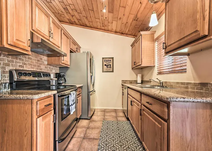 Fenced! Quiet 2-unit Combo In *