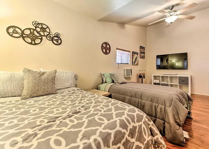 Fenced! Quiet 2-unit Combo In Holiday home *