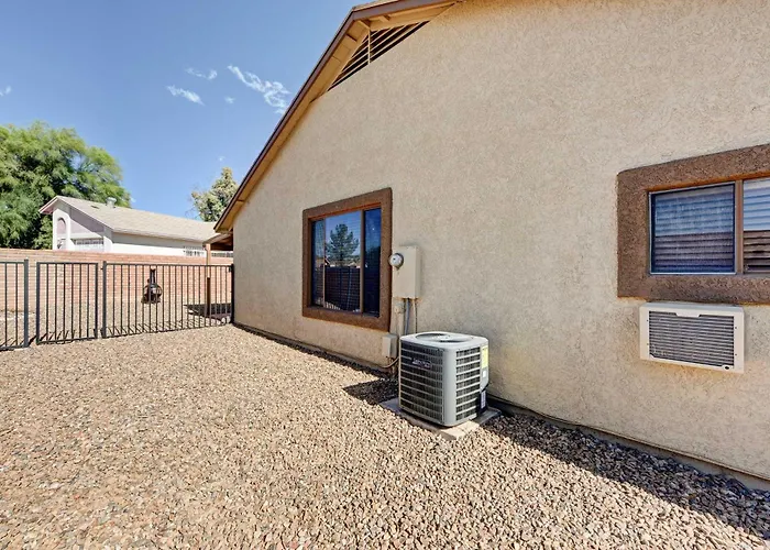 Fenced! Quiet 2-unit Combo In *