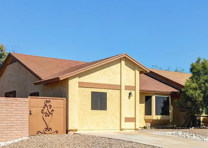 Fenced! Quiet 2-unit Combo In Holiday home *