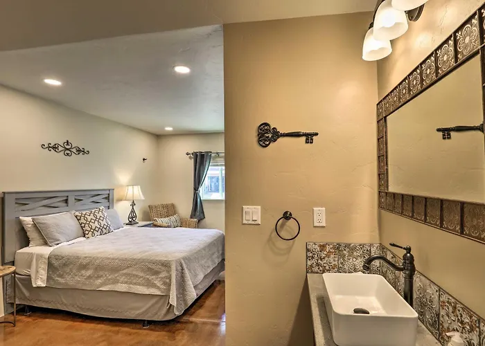 Holiday home Fenced! Quiet 2-unit Combo In Tucson