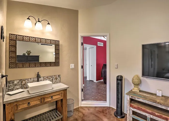 Fenced! Quiet 2-unit Combo In *