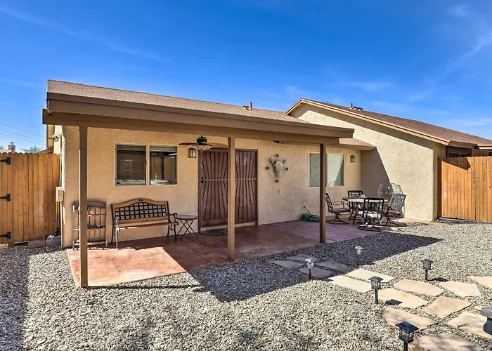 Holiday home Fenced! Quiet 2-unit Combo In